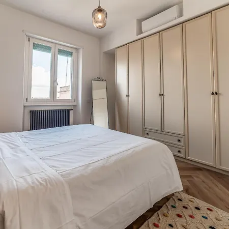 Apartman Naomi's Flat - Metro Mirti Róma