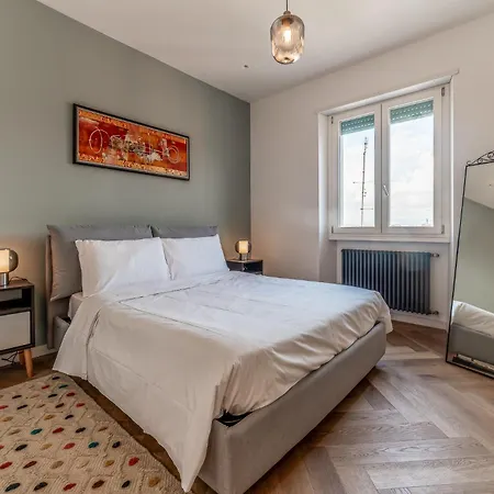 Naomi's Flat - Metro Mirti